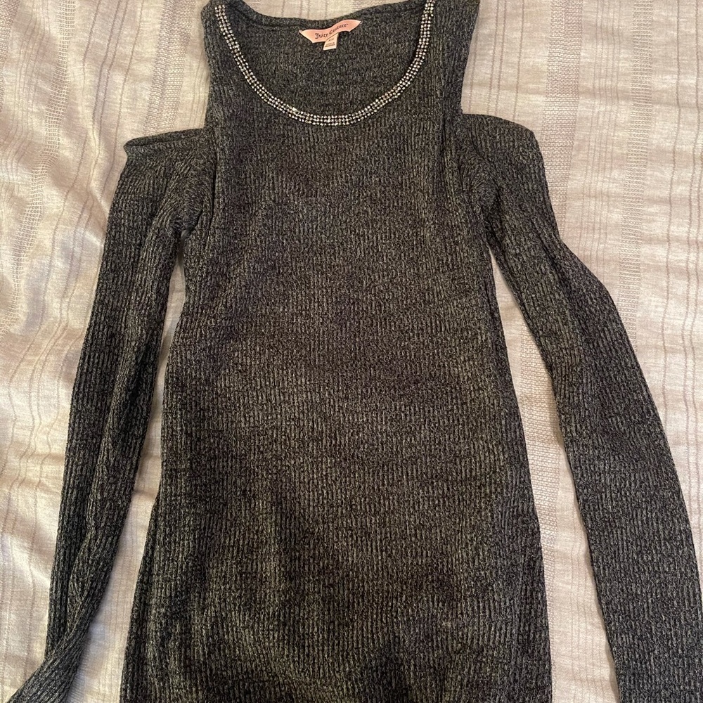 Juicy couture long sleeve open shoulder shirt